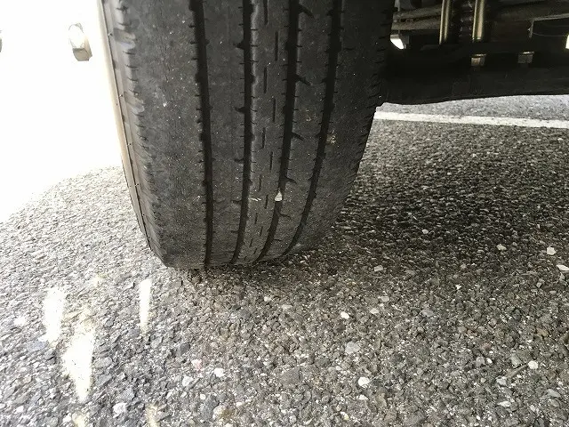 いすゞ エルフ 2RG-NMR88R(2WD)の写真46