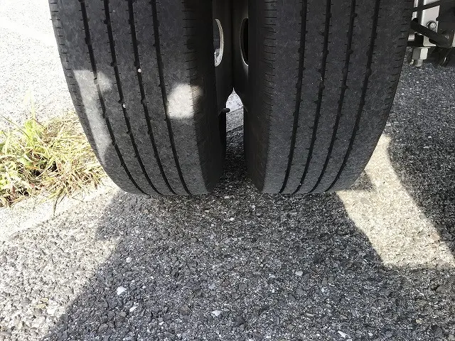 いすゞ エルフ 2RG-NMR88R(2WD)の写真47