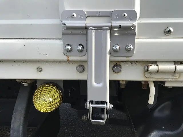 いすゞ エルフ 2RG-NMR88R(2WD)の写真49