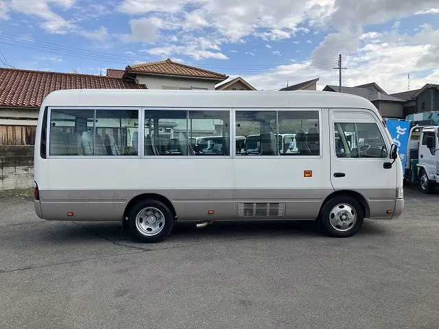 トヨタ コースター SKG-XZB40(2WD)の写真5