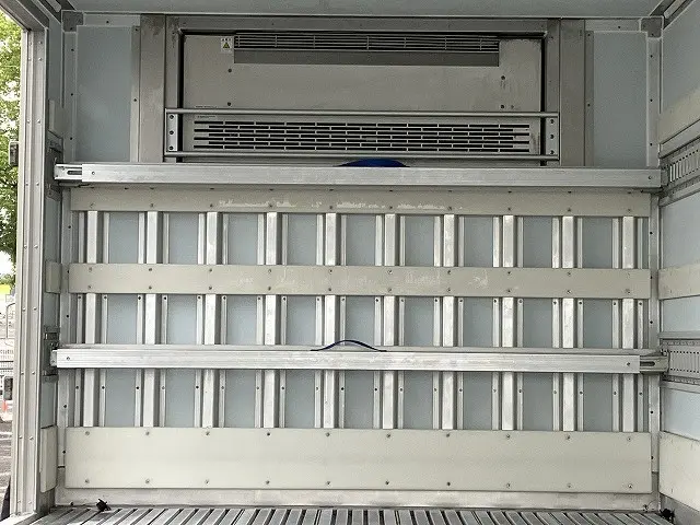 いすゞ エルフ 2RG-NPR88AM(2WD)の写真15