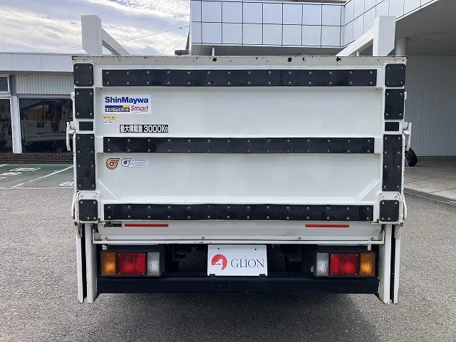 いすゞ エルフ 2RG-NKR88M(2WD)の写真7