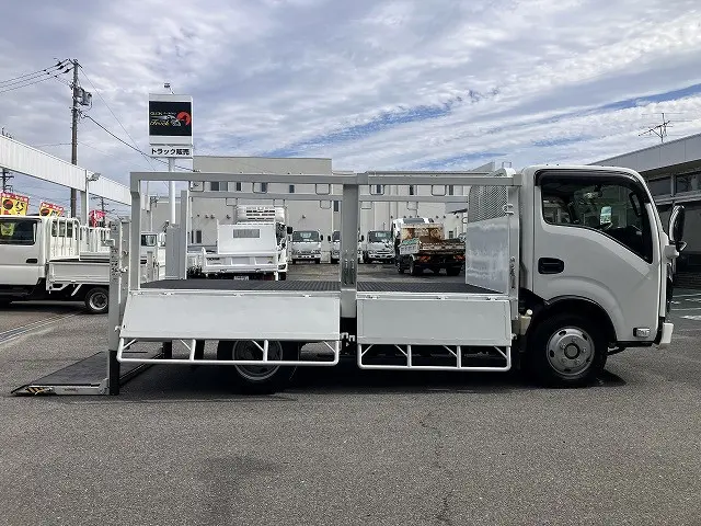 いすゞ エルフ 2RG-NKR88M(2WD)の写真12