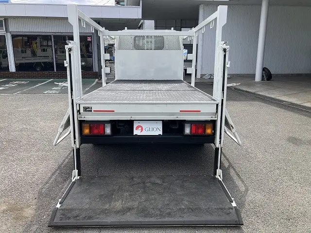いすゞ エルフ 2RG-NKR88M(2WD)の写真14