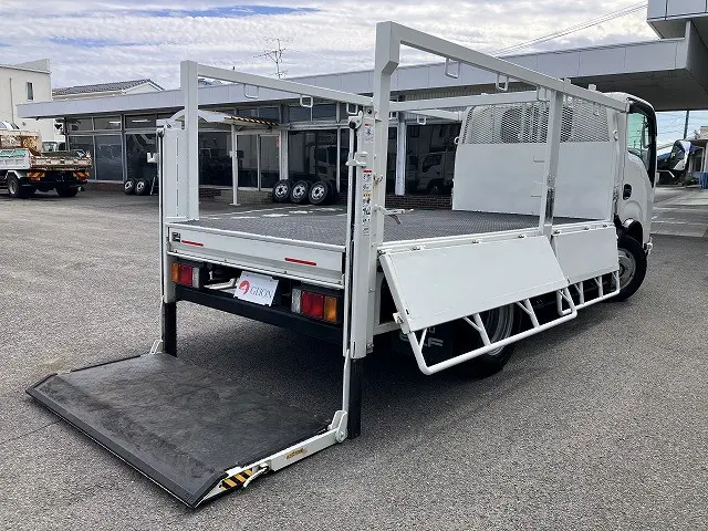 いすゞ エルフ 2RG-NKR88M(2WD)の写真15