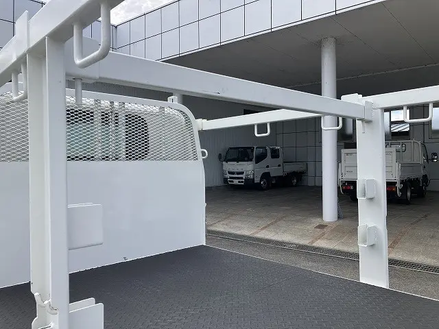 いすゞ エルフ 2RG-NKR88M(2WD)の写真17
