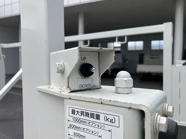 いすゞ エルフ 2RG-NKR88M(2WD)の写真21