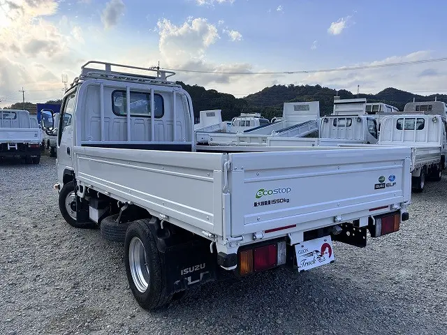 いすゞ エルフ 2RG-NHR88A(2WD)の写真6