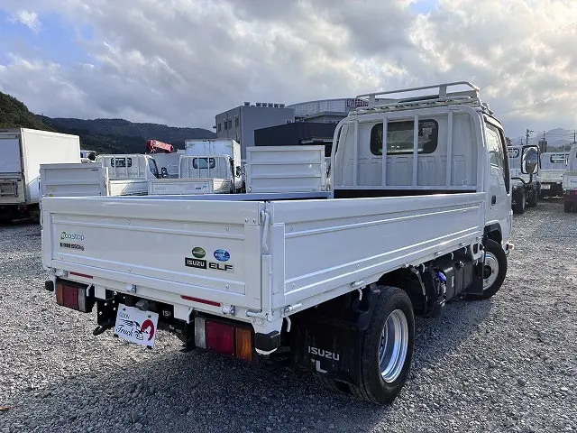 いすゞ エルフ 2RG-NHR88A(2WD)の写真8