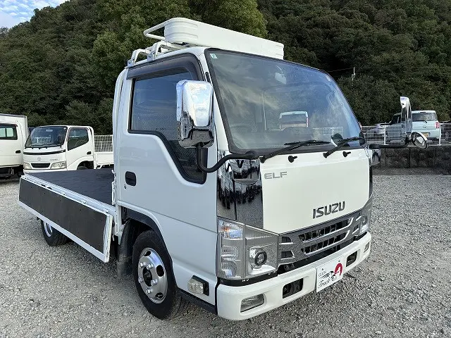 いすゞ エルフ 2RG-NHR88A(2WD)の写真10