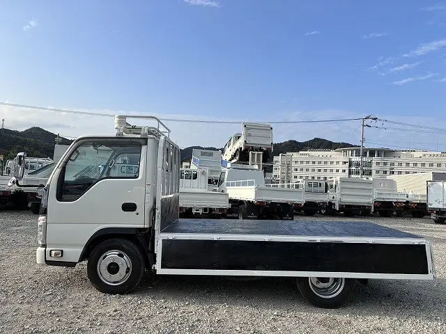いすゞ エルフ 2RG-NHR88A(2WD)の写真11