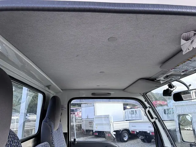 いすゞ エルフ 2RG-NHR88A(2WD)の写真30
