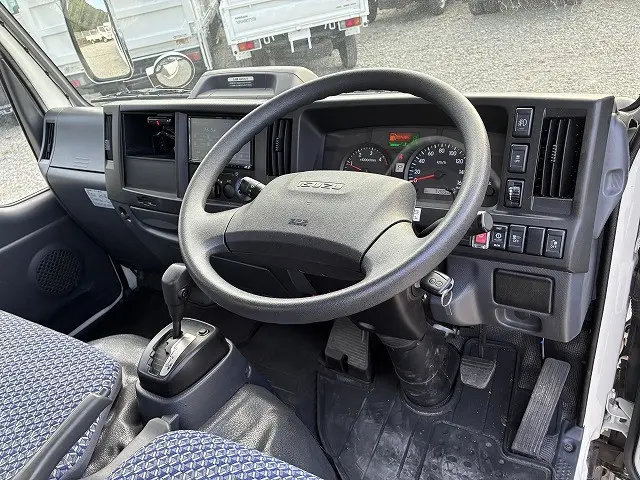 いすゞ エルフ 2RG-NHR88A(2WD)の写真31