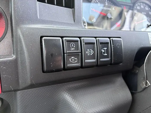 いすゞ エルフ 2RG-NHR88A(2WD)の写真35