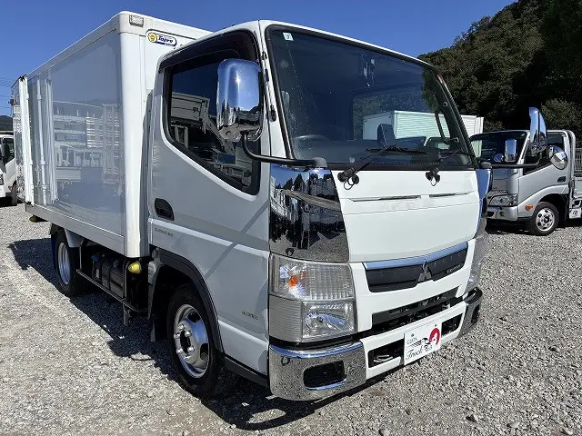 三菱 キャンター TPG-FBA00(2WD)の写真10