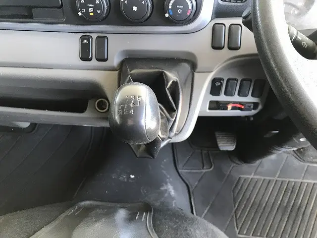三菱 キャンター TPG-FBA20(2WD)の写真26