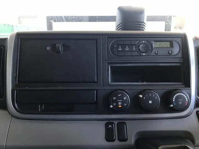 三菱 キャンター TPG-FBA20(2WD)の写真27