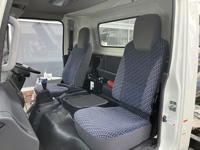 いすゞ エルフ 2RG-NPR88YN(2WD)の写真29