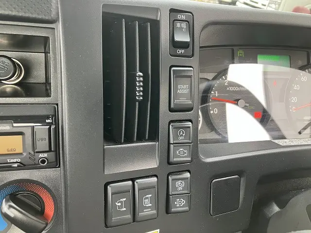 いすゞ エルフ 2RG-NPR88YN(2WD)の写真32