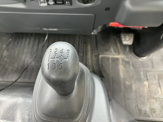 いすゞ エルフ 2RG-NPR88YN(2WD)の写真35