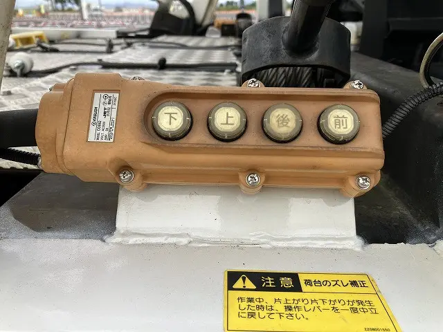 いすゞ エルフ 2RG-NPR88YN(2WD)の写真48