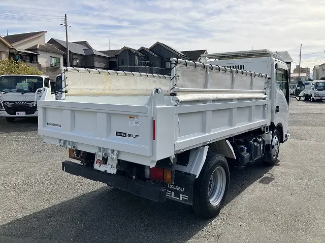 いすゞ エルフ 2RG-NKR88AT(2WD)の写真15