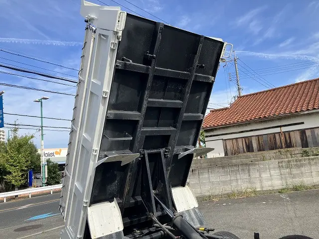 いすゞ エルフ 2RG-NKR88AT(2WD)の写真23