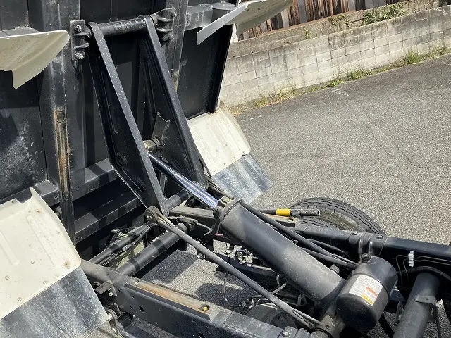 いすゞ エルフ 2RG-NKR88AT(2WD)の写真27