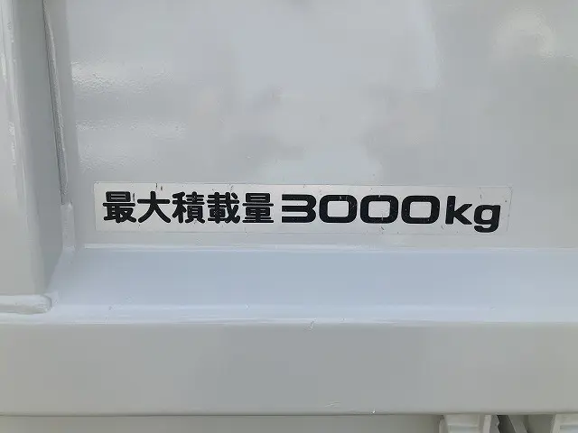 いすゞ エルフ 2RG-NKR88AT(2WD)の写真37