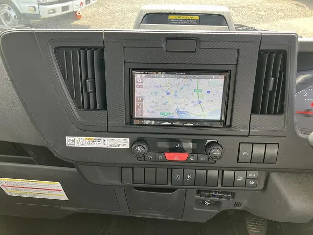 いすゞ エルフ 2RG-NKR88AT(2WD)の写真40