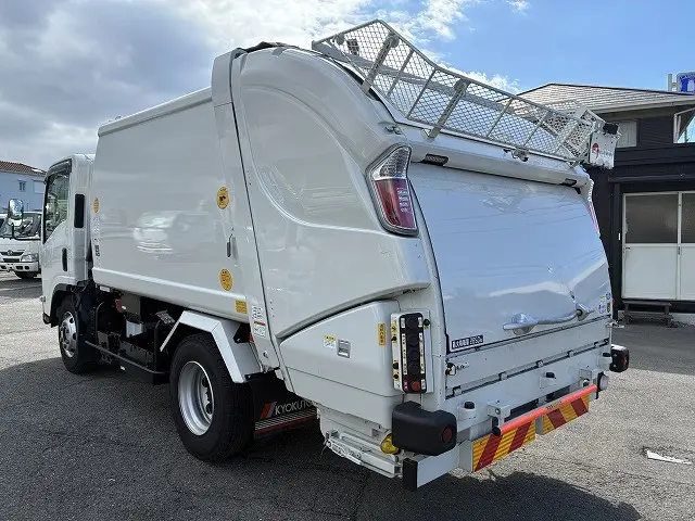 いすゞ エルフ 2PG-NPR88YM(2WD)の写真6