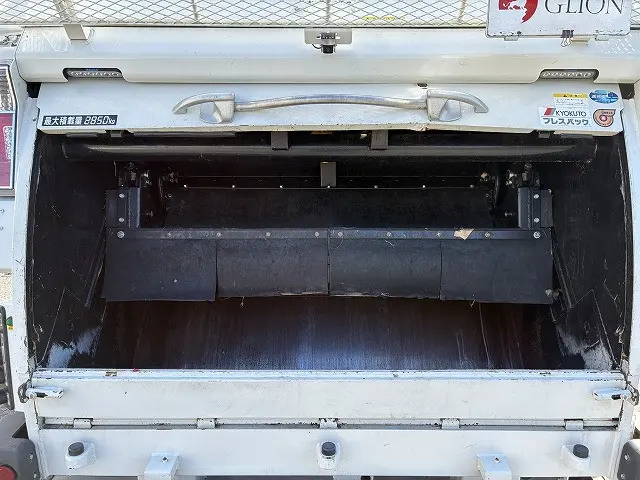いすゞ エルフ 2PG-NPR88YM(2WD)の写真9