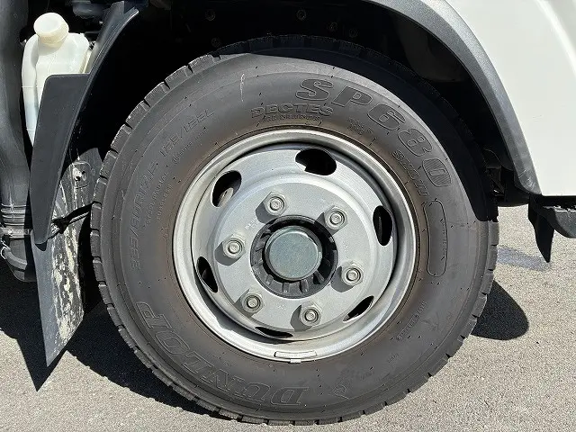 いすゞ エルフ 2PG-NPR88YM(2WD)の写真16