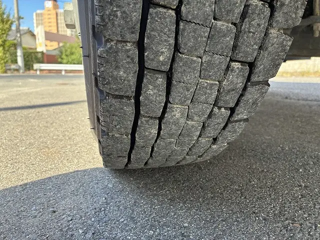 いすゞ エルフ 2PG-NPR88YM(2WD)の写真17
