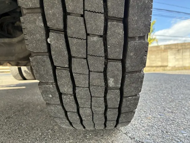 いすゞ エルフ 2PG-NPR88YM(2WD)の写真19