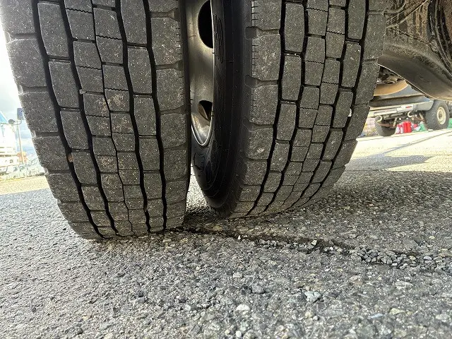 いすゞ エルフ 2PG-NPR88YM(2WD)の写真21