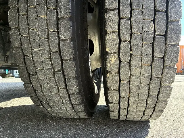 いすゞ エルフ 2PG-NPR88YM(2WD)の写真23