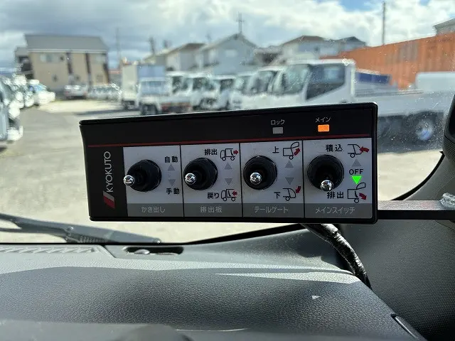 いすゞ エルフ 2PG-NPR88YM(2WD)の写真30