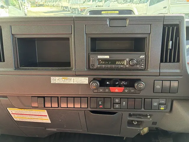 いすゞ エルフ 2PG-NPR88YM(2WD)の写真33