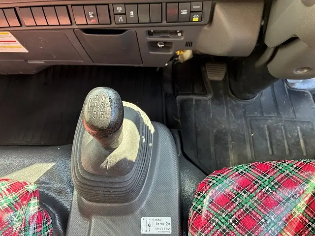 いすゞ エルフ 2PG-NPR88YM(2WD)の写真35