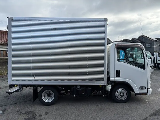 いすゞ エルフ TRG-NLR85AN(2WD)の写真5