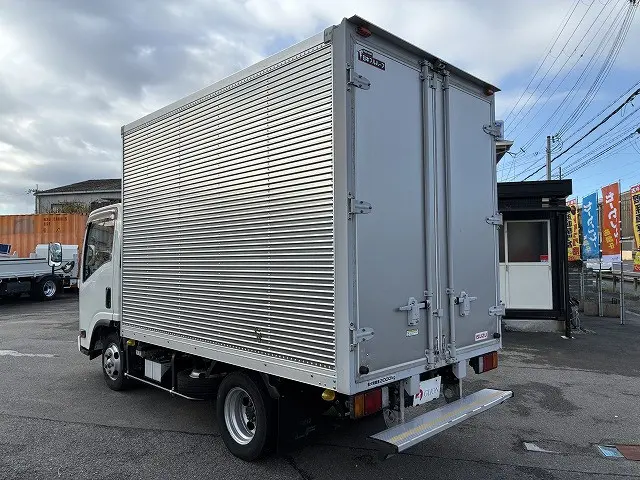 いすゞ エルフ TRG-NLR85AN(2WD)の写真6