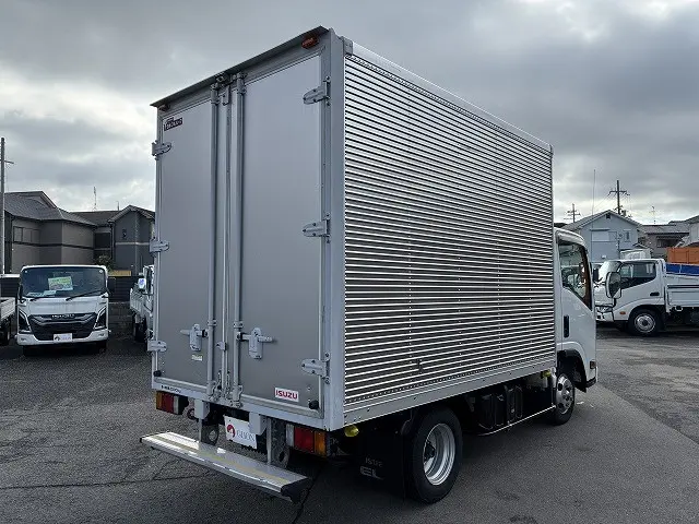 いすゞ エルフ TRG-NLR85AN(2WD)の写真8