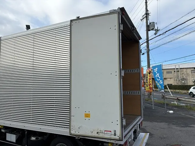 いすゞ エルフ TRG-NLR85AN(2WD)の写真9