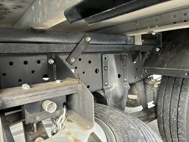 いすゞ エルフ TRG-NLR85AN(2WD)の写真16