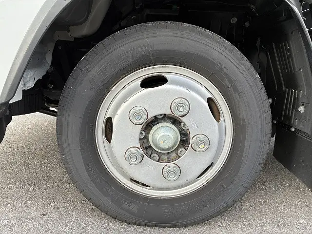いすゞ エルフ TRG-NLR85AN(2WD)の写真22