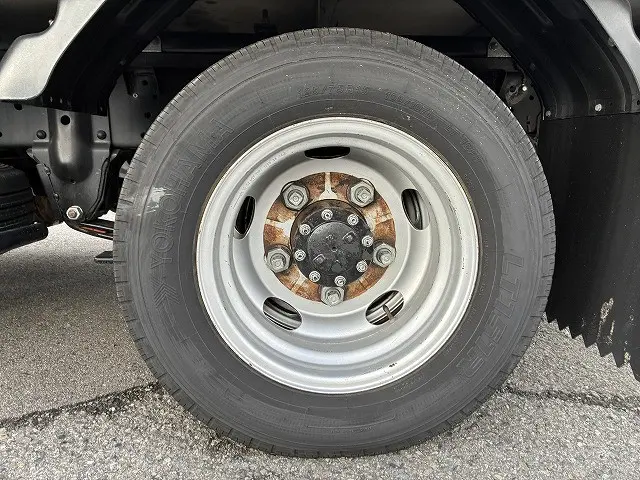 いすゞ エルフ TRG-NLR85AN(2WD)の写真24