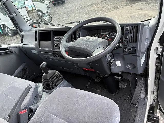 いすゞ エルフ TRG-NLR85AN(2WD)の写真29