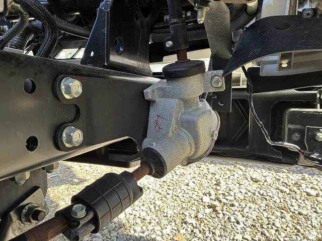 いすゞ エルフ TRG-NLR85AN(2WD)の写真45