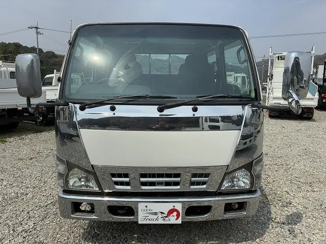いすゞ エルフ PB-NKR81A(2WD)の写真2